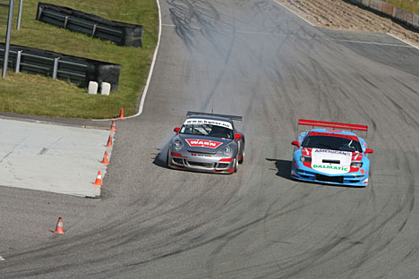 Tæææææææt på! Christer Gislerud lavede en feberoverhaling og tog 2. pladsen i sidste heat med 0,042 sekund til Hans Henrik Pedersen i Corvette C5R